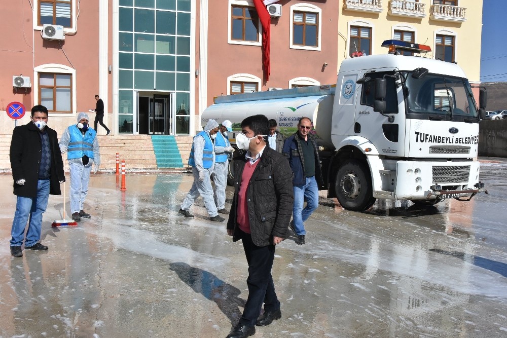 Tufanbeyli ilçesinde her mahalle dezenfekte ediliyor 