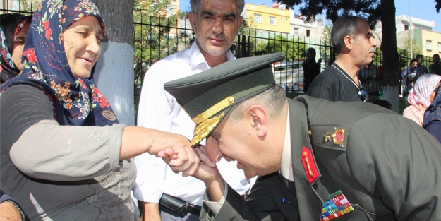 Tugay Komutanı'ndan örnek davranış!