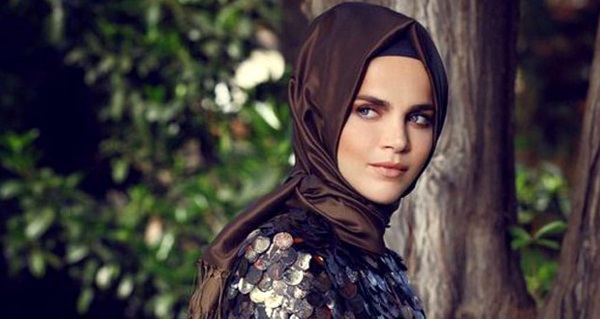 Tuğçe Kazaz kimdir kaç yaşında? Tuğçe Kazaz ne iş yapıyor mesleği?