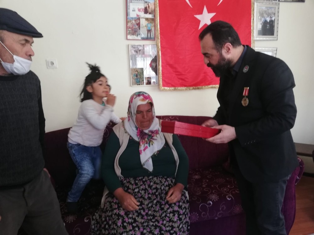 TÜGŞAV şehit annelerini unutmadı 