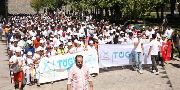 TÜGVA Diyarbakır öğrencileri göz kamaştırdı!