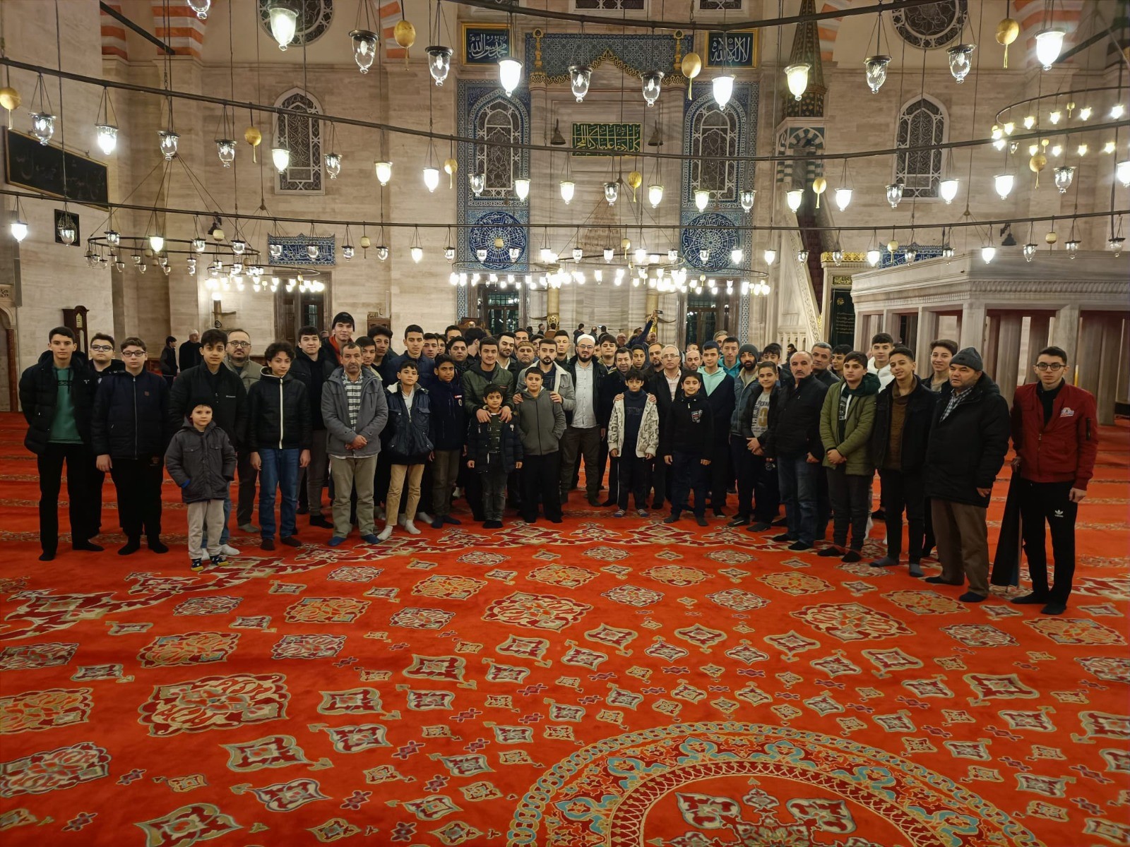 TÜGVA’lı gençler sabah namazında Süleymaniye'de buluştu