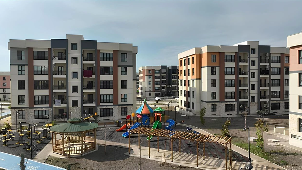 Tuhaf durum: Devlet nüfus artsın istiyorsa neden 1+1 ev yapıyor?