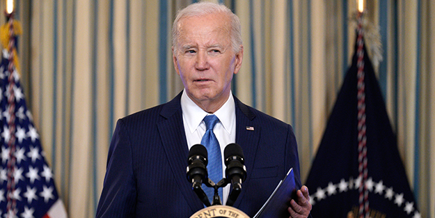 Tuhaf hareketleriyle manşet olan Biden sağlık kontrolünden geçti