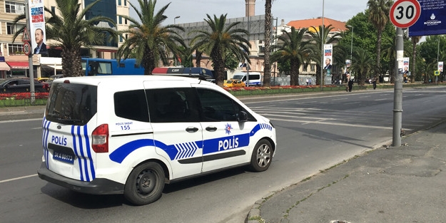 Tuhaf Olay: Yola 10 euro atıp gözden kayboldular