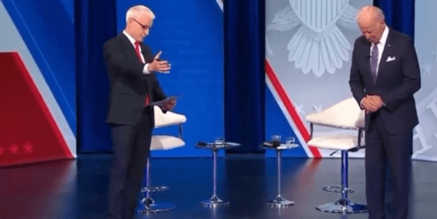 Tuhaf tuhaf hareketler! Biden canlı yayında 15 saniye boyunca kilitlendi ve...