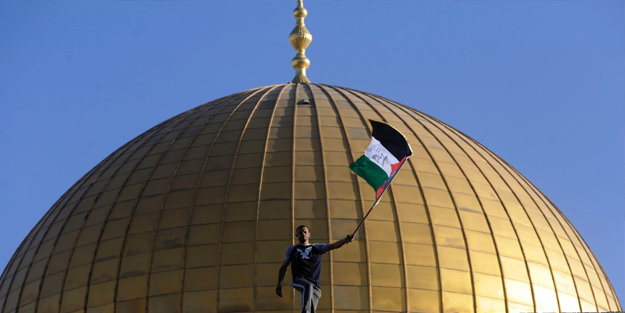 'Tüm dünya köşeye sıkıştı, Filistinliler hariç...'