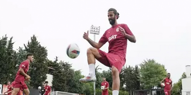 Tüm Galatasaray nefesini tuttu: Zaha, Ziyech derken Okan Buruk yıldız ismin biletini kesti!