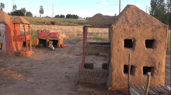 Tüm gözler onların üzerinde! Bu evleri yapanların yaşını duyduğunuzda şaşıracaksınız