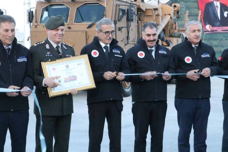 Tüm gözler Türkiye'de: Onlarca 8x8 kurtarıcı araç TSK’ya teslim edildi! İsmail Demir: Tarih yazıyoruz, kopya değil