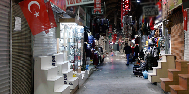 Koronavirüs kısıtlamaları 20.00 itibariyle başladı