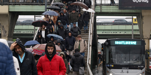 Tüm İstanbul'u şaşkına çeviren karar! Metrobüsler yetmiyor artık Ekrem İmamoğlu...