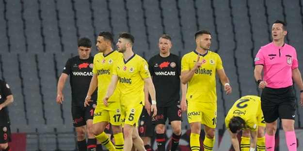 Tüm Türkiye'ye duyurdular: Merakla bekleniyordu: Hakem paniği böyle oldu işte…