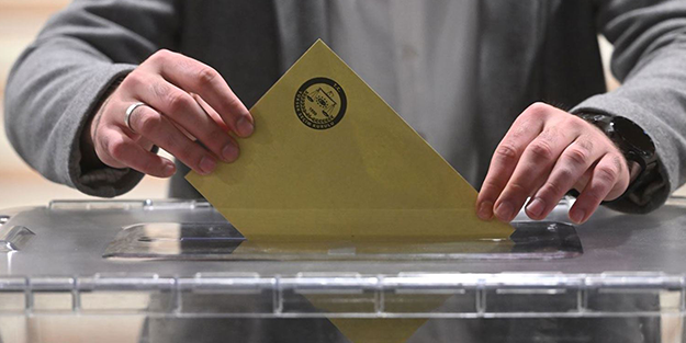 Tüm Türkiye'ye gece yarısı ilan edildi! 3 parti kapatıldı