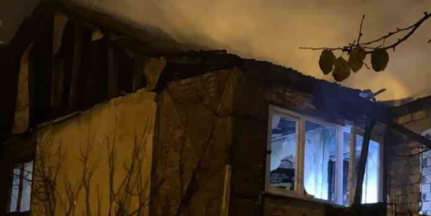  Tüm Türkiye'ye kötü haber: Ev yangını saatler sürdü