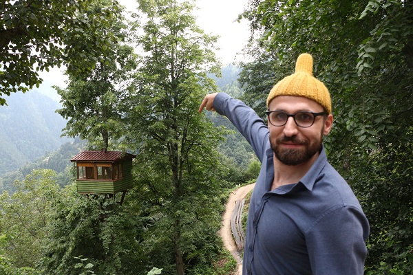 Tüm yazı orada geçirdi! Rizeli öğretmenden ilginç fikir