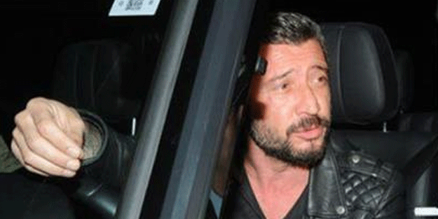 Tümer Metin'in lüks otomobilinin farları çalındı! Zararı dudak uçuklattı