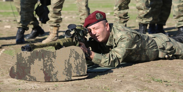 Tümgeneral Aksakallı Ermenistan-Azerbaycan cephesinde