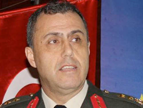 Tümgeneral Seyfullah Saldık darbeci uzman çavuşa bakın ne yapmış!