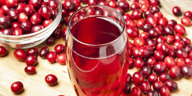 Tümörlerin büyümesini engelliyor! Kızılcık suyu şifa saçıyor