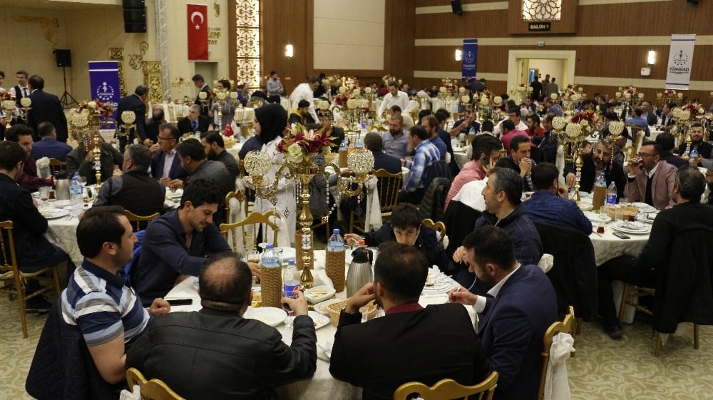 TÜMSİAD ailesi iftarda buluştu 