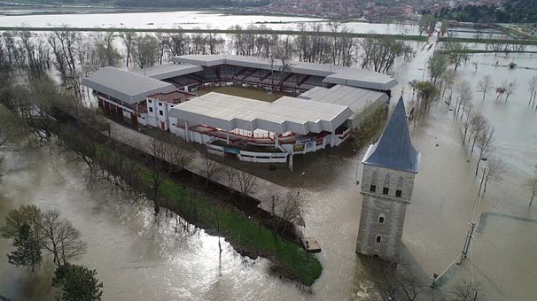 Tunca Nehri yatağına dönüyor