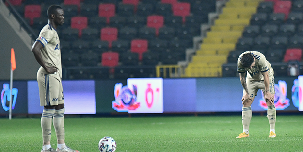 Tuncay Şanlı'dan Fenerbahçe'ye sert eleştiri: Ne oynadıkları belli değil