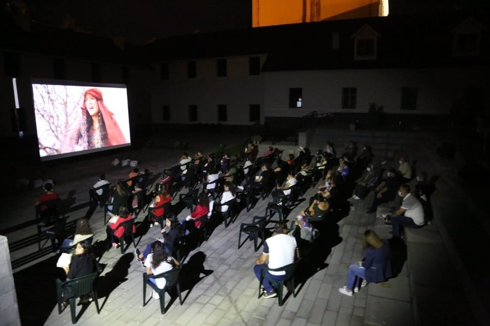 Tunceli kent müzesi bahçesi açık hava sineması oldu 