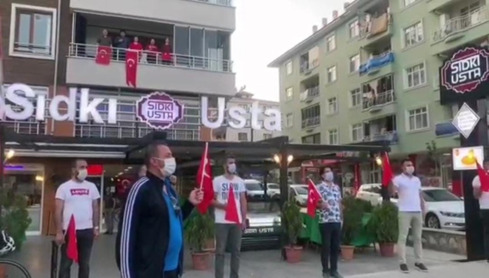 Tunceli tek yürek oldu, saat 19.19’da İstiklal Marşı’nı okudu 