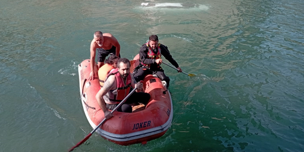 Tunceli’de araç suya uçtu! Otomobilde bulunan aynı aileden 4 kişi…