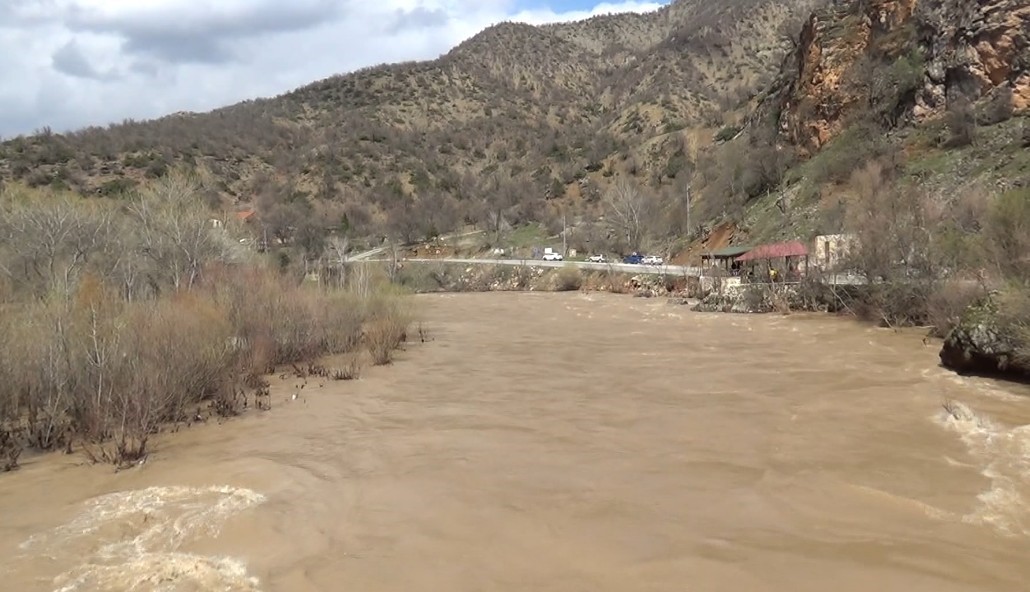 Tunceli’de Kar Erimeleri ve Yağışlar Sonrası Çaylarda Tehlikeli Yükseliş