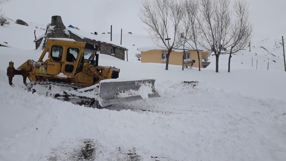 Tunceli’de karla mücadele 