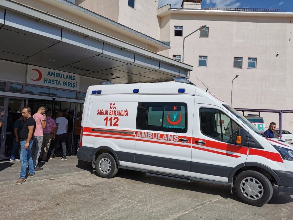 Tunceli’de otomobil şarampole uçtu: 1 ölü, 4 yaralı 