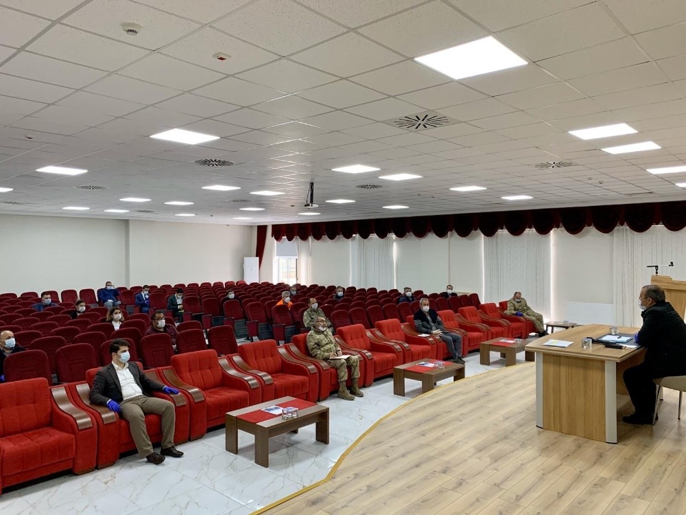 Tunceli’de Pandemi Kurulu korona virüsüne karşı tedbirler aldı 