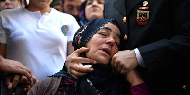Tunceli'de şehit olan iki asker Mersin'de uğurlandı
