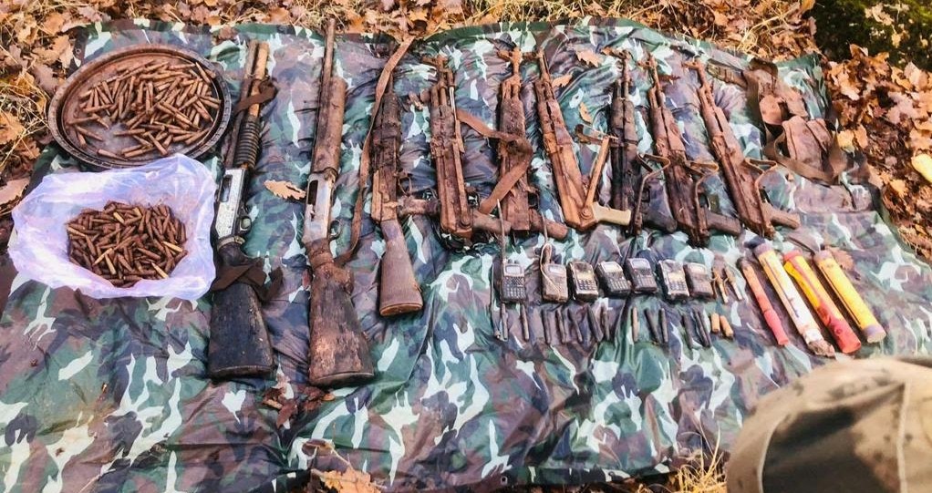 Tunceli'de terör operasyonunda silah ve mühimmat ele geçirildi