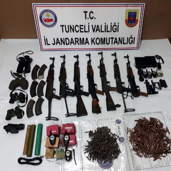 Tunceli'de teröristlerce kullanılan sığınakta silah ve mühimmat ele geçirildi