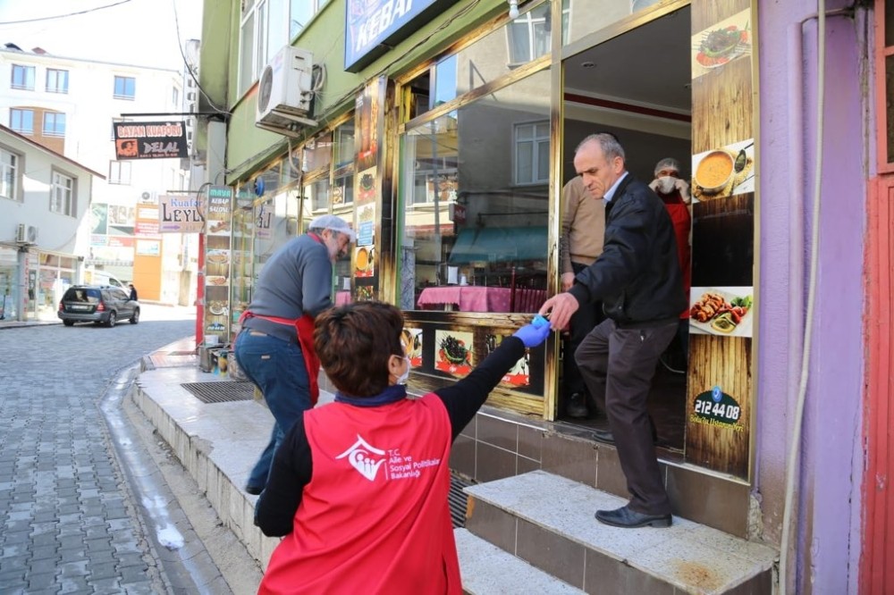 Tunceli’de ücretsiz maske dağıtımı 