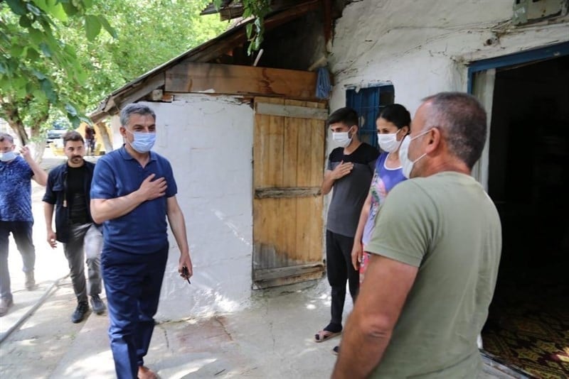 Tunceli’nin yeni valisi Özkan, vatandaşları evinde ziyaret etti 