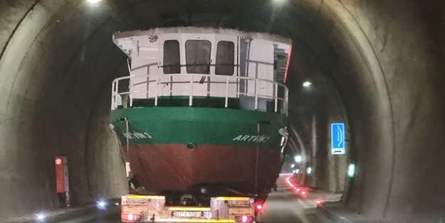 Tünel içinde şaşkına çeviren görüntü! Sürücüler ne yapacağını şaşırdı