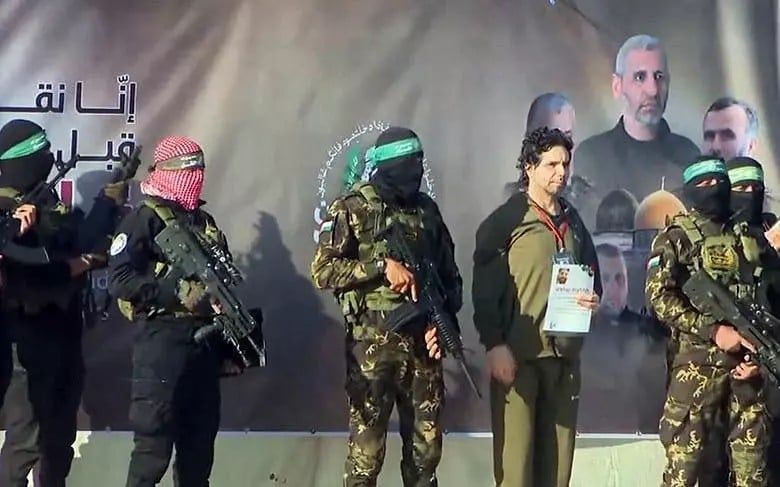 Tünelde yüz yüze gelmiş! İsrailli esir Yahya Sİnvar ile yaptığı konuşmayı açıkladı