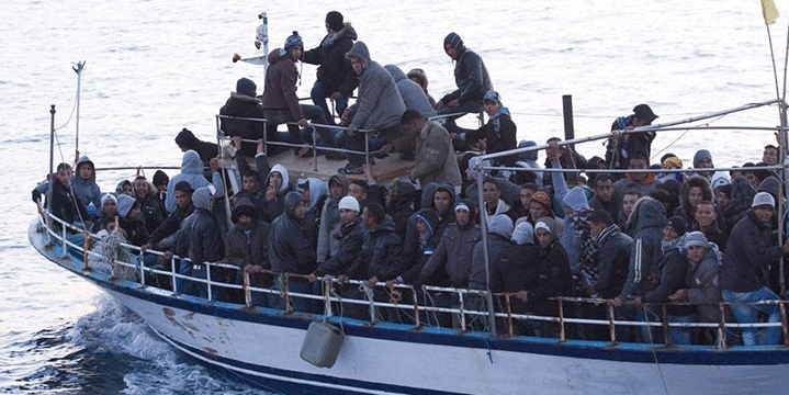 84 göçmen Tunus açıklarında kurtarıldı