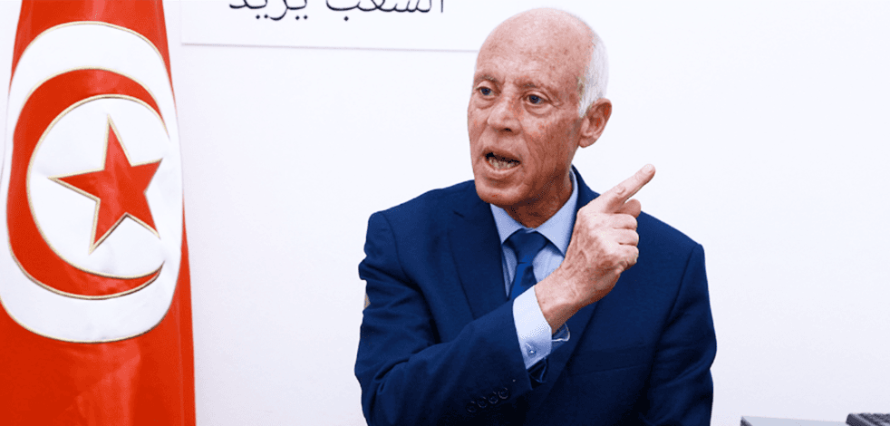 Tunus’ta 2 bakan daha azledildi!