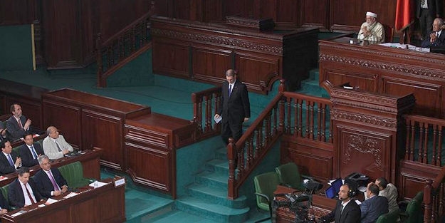 Tunus'ta birlik hükümeti oylanacak