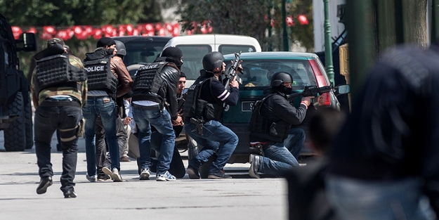 Tunus'ta müzeye baskın: 19 ölü