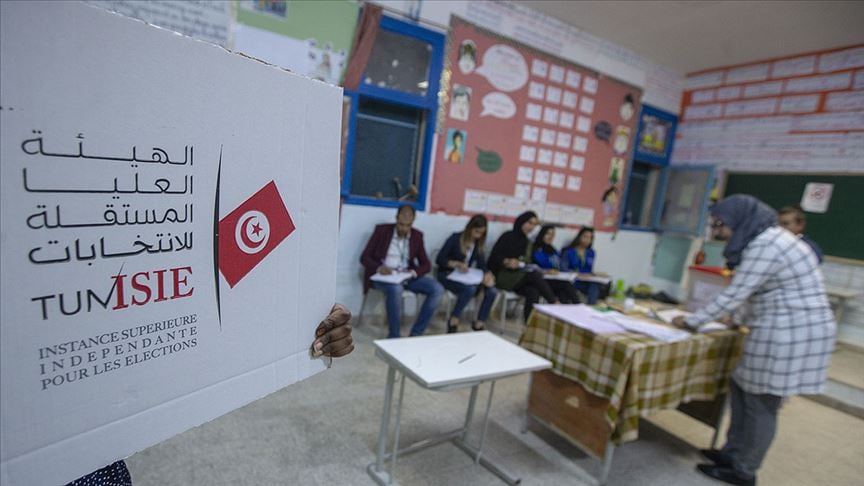 Tunus'ta parlamento seçiminii Nahda Hareketi kazandı