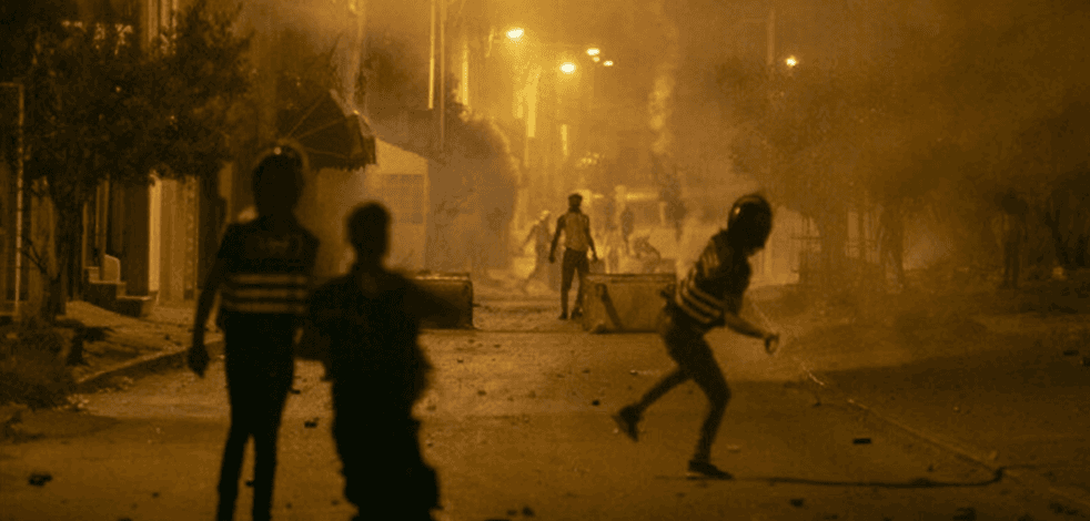 Tunus’ta yaşanan gerginlik devam ediyor: Göstericilerle polis arasında arbede yaşandı