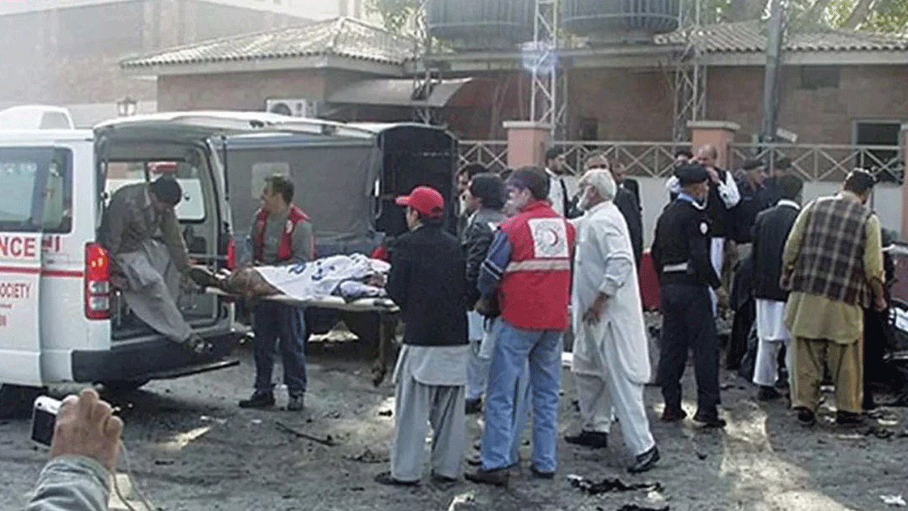 Tüp patladı, evin çatısı çöktü, 6 kişi öldü!