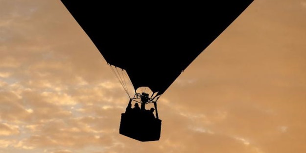 Tur için havalanan balon düştü!