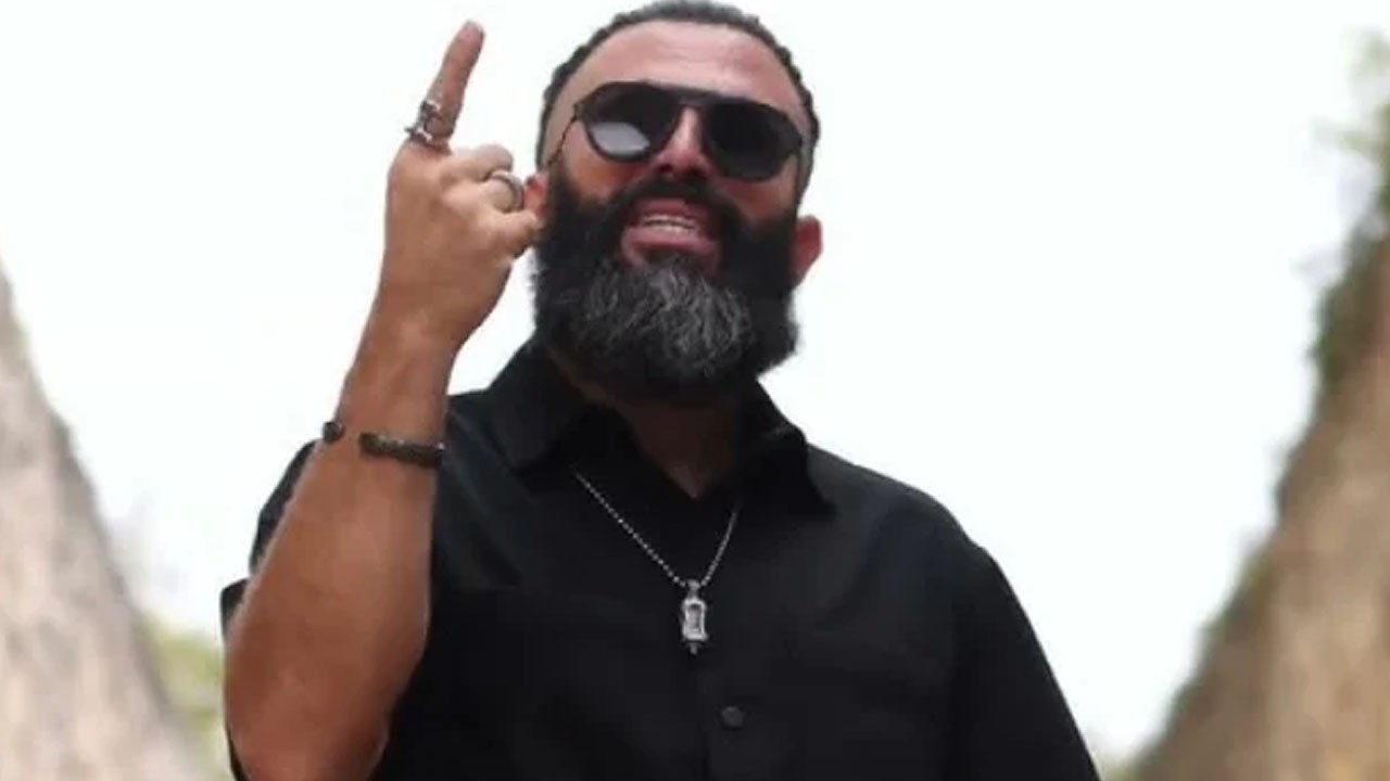 Turabi hakkında ‘müstehcenlik’ suçlamasıyla yakalama kararı! Son dakika